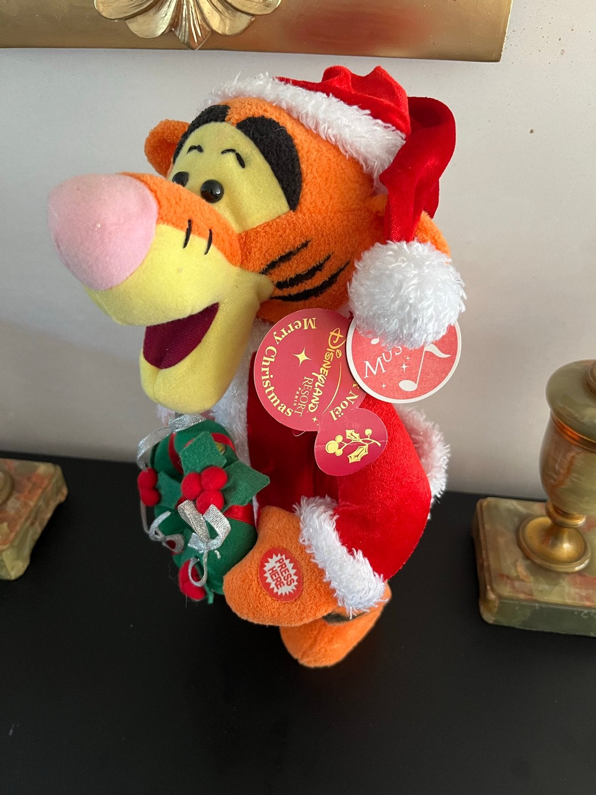 Disney Tijgertje Kerst Knuffel Muzikaal Disneyland Parijs, Oranje, Ophalen of Verzenden, Zo goed als nieuw, Middelgroot (20 tot 80 cm)