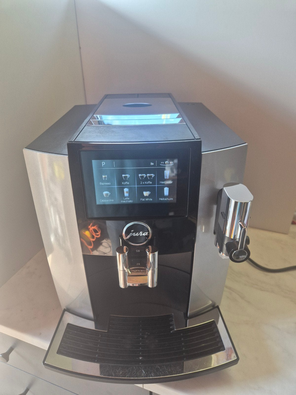 Jura S8 incl servicebeurt en garantie!, 10 kopjes of meer, Ophalen, Refurbished, Koffiemachine