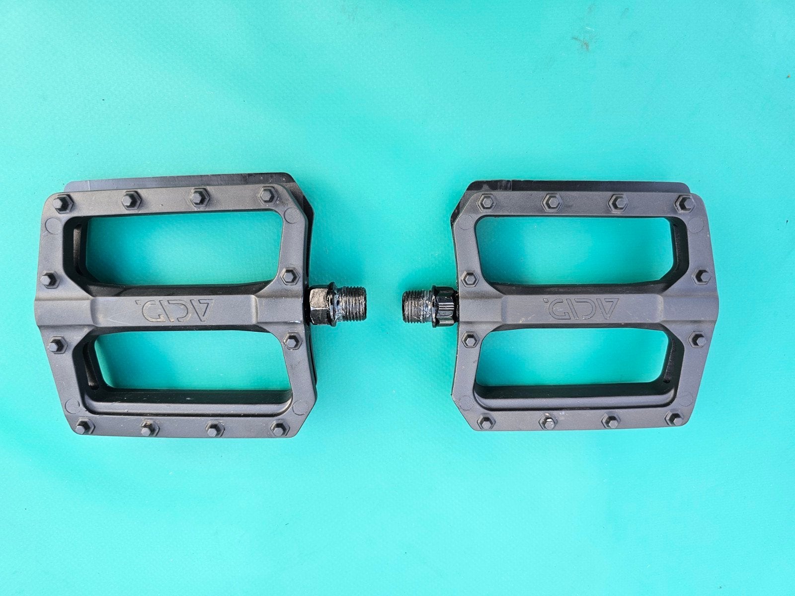 ACID PEDALS FLAT P01 Zwart - Zo goed als nieuw, Crankstel of Pedalen, Kunststof, Ophalen of Verzenden, Zo goed als nieuw