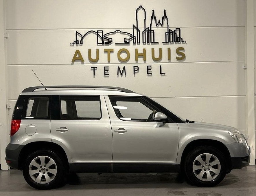 Skoda Yeti 2.0 TDI Active Plus 1e Eigenaar Airco Trekhaak Is, Auto's, Voorwielaandrijving, Euro 5, Stof, Gebruikt