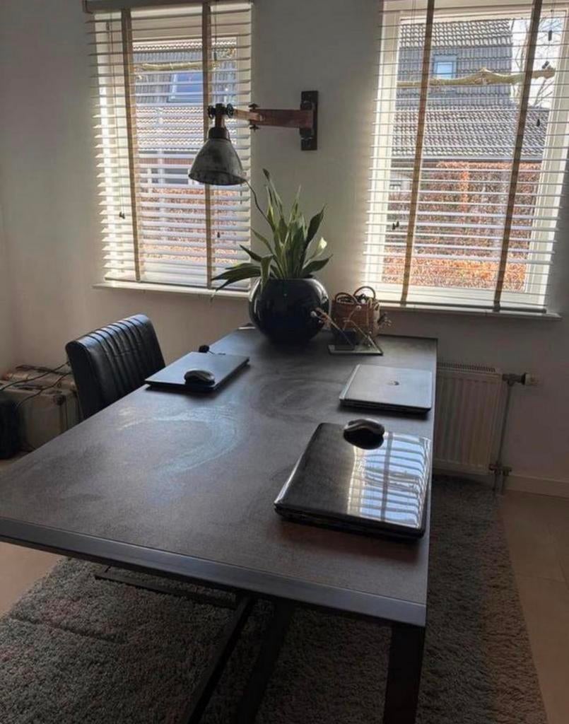 Bureau 90x177x74 cm met lederlook blad en 2 stoelen, Huis en Inrichting, Bureaus, Ophalen, Gebruikt, Metaal, Overige merken