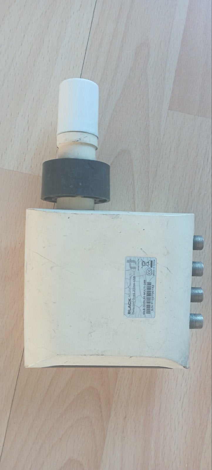 RT Quad LNB - Satellietontvanger, Ophalen of Verzenden, Gebruikt, (Schotel)antenne, Overige merken