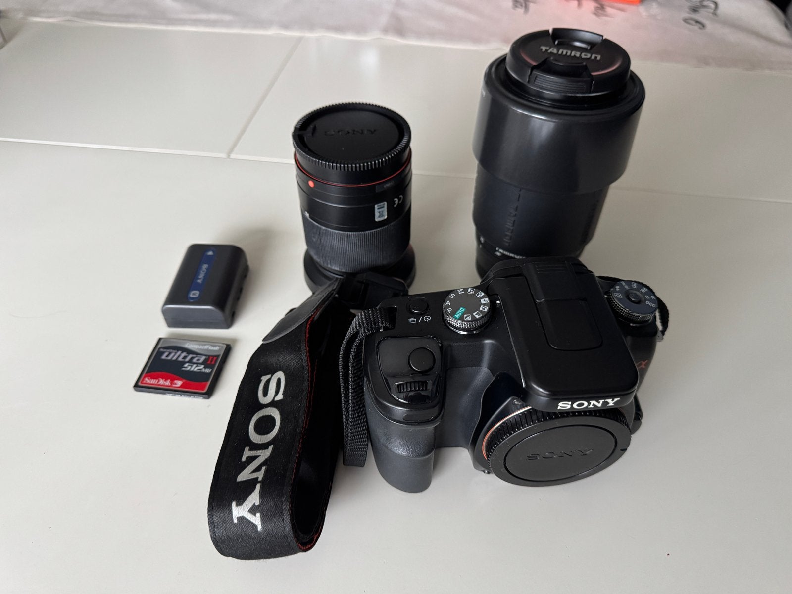 Sony a100 Spiegelreflexcamera met Tamron lens, Ophalen, Gebruikt, Spiegelreflex, Accu