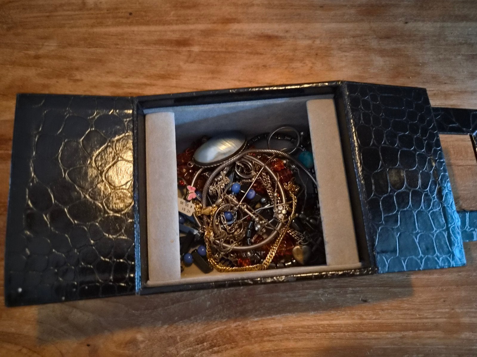 vintage en nieuwe sieraden in kistje!, Ophalen of Verzenden, Overige materialen