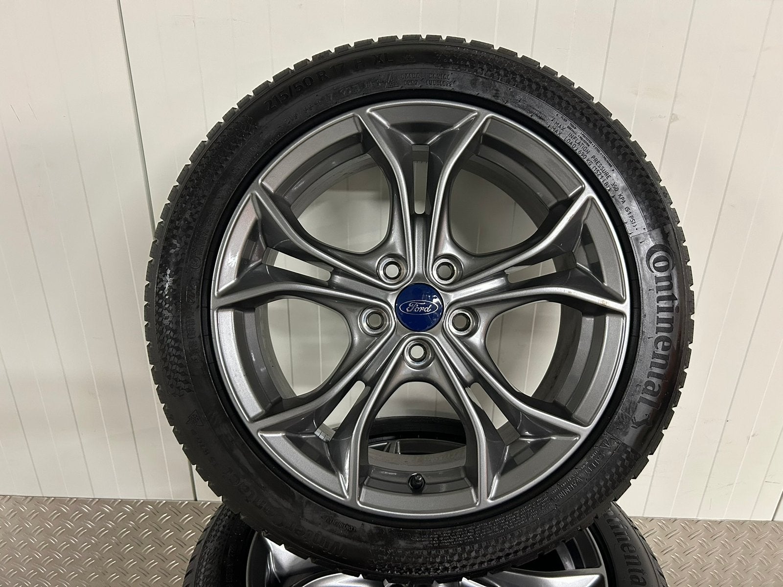 Originele Ford Focus 17 inch 5x108 Conti winter TPMS 8mm