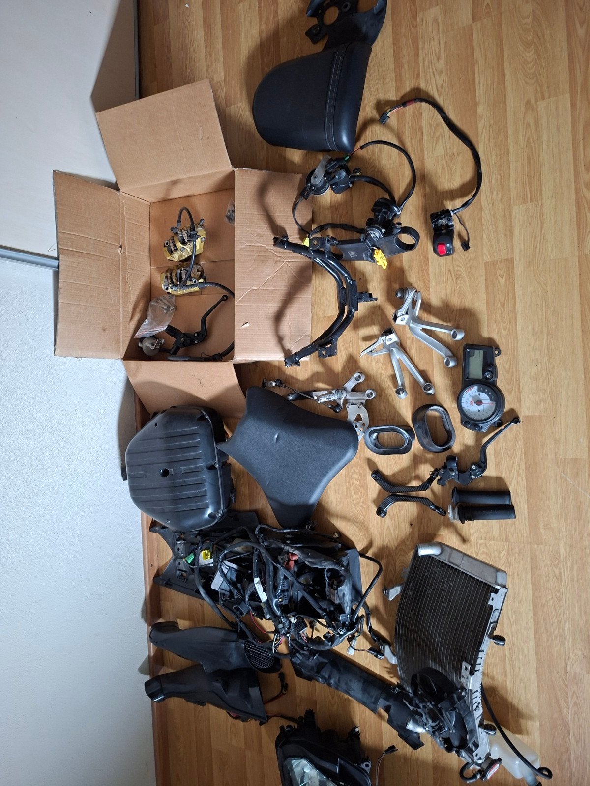 Suzuki GSXR1000 K3 K4 onderdelen radiateur koplamp gsxr, Ophalen of Verzenden