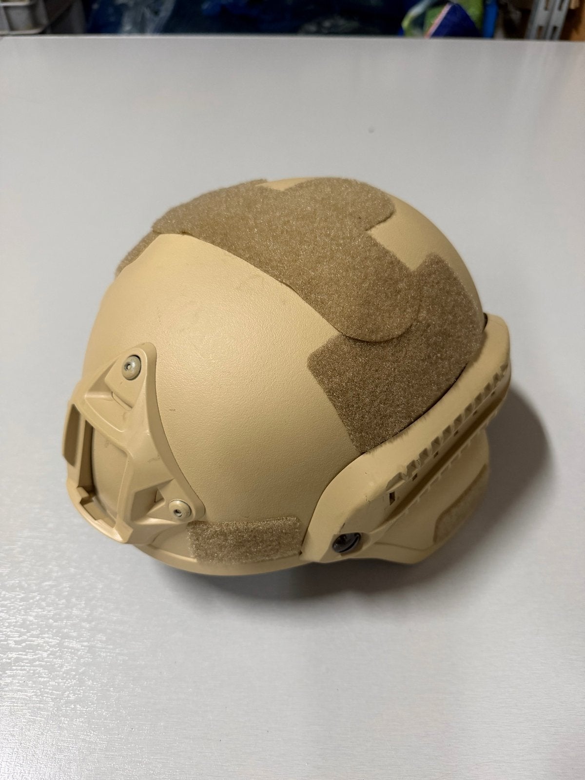 Tactische helm - Zandkleurig, Verzamelen, Ophalen of Verzenden, Overige soorten, Overige gebieden, Helm of Baret