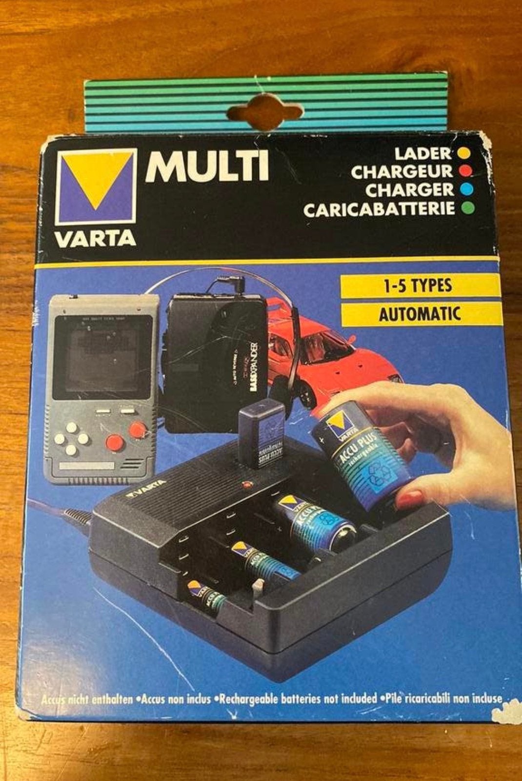 NIEUWE VARTA MULTILADER INCLUSIEF OPLAADBARE BATTERIJEN, Ophalen, Zo goed als nieuw