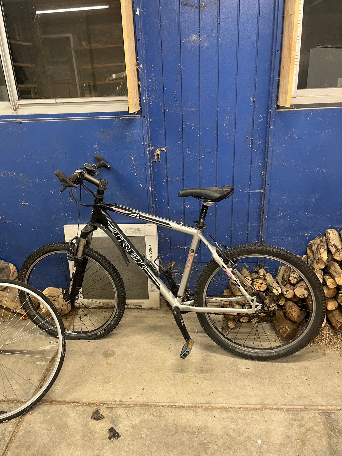 Vermoedelijk gestolen mountainbike gevonden, Ophalen, Zo goed als nieuw, Trek