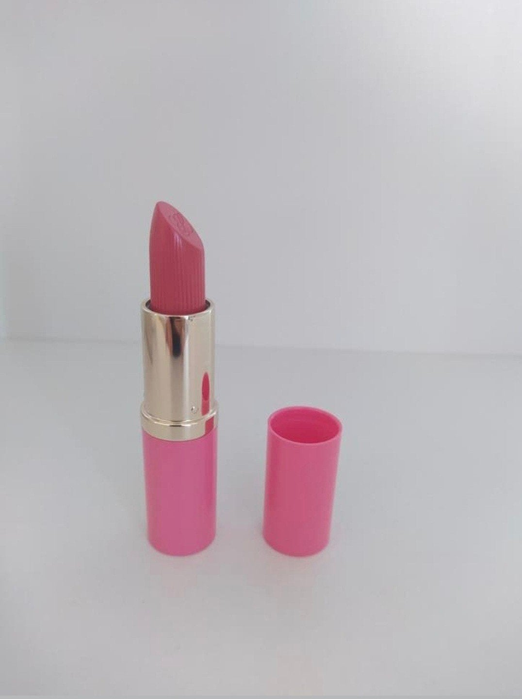 Nieuw Estee Lauder Lipstick Pure Color nr 260 Eccentric, Ophalen of Verzenden, Nieuw, Rood, Lippen