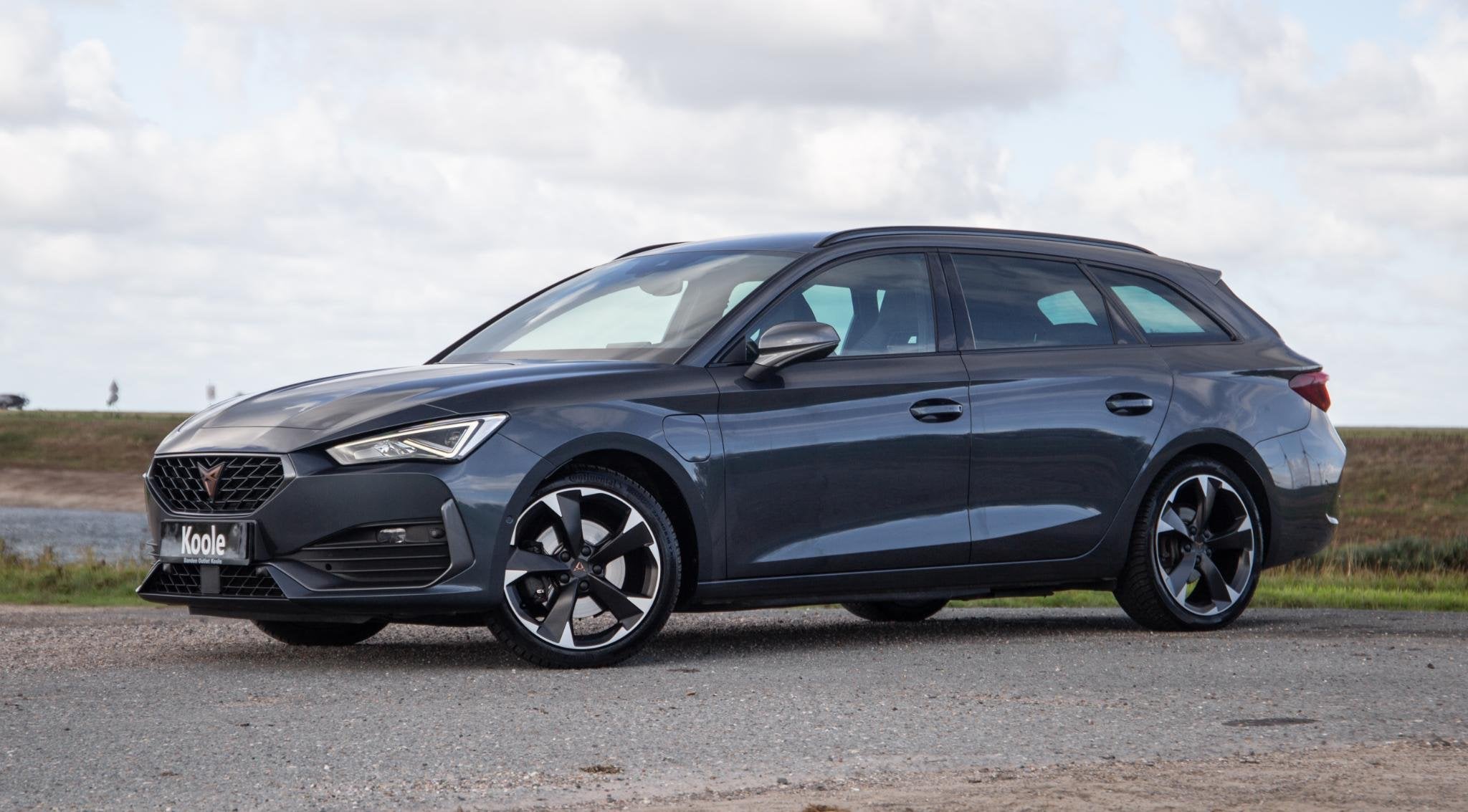 Cupra Leon 1.4i Plug-In Hybrid SPORTSTOURER / CARPLAY / CAME, Auto's, Dealer onderhouden, Stof, 4 cilinders, Leon
