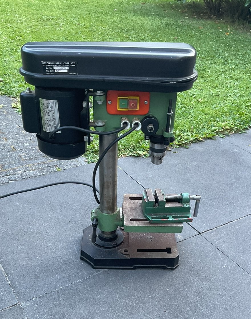 Kolomboormachine Ferm met bankschroef, Ophalen, Variabele snelheid, Zo goed als nieuw, Minder dan 400 watt