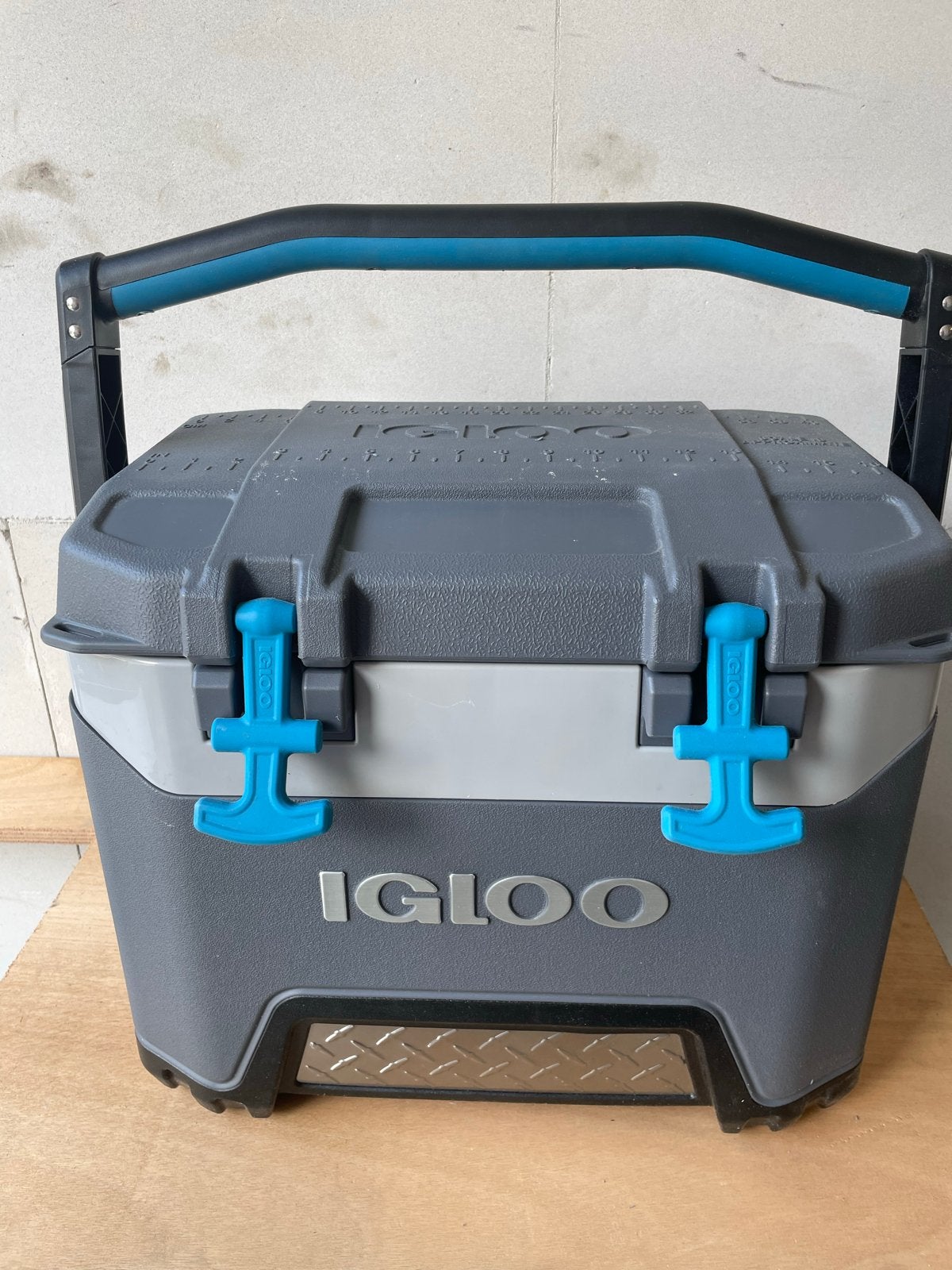 Igloo BMX Grote Koelbox - Ideaal voor Festivals/Camping, Caravans en Kamperen, Koelboxen, Ophalen, Zo goed als nieuw, Koelbox