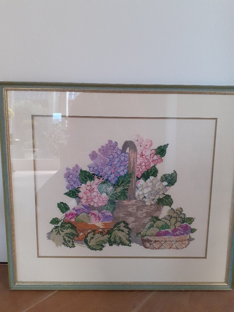 Borduurwerk hortensia pasteltinten en fruit *eureka*, Ophalen of Verzenden, Zo goed als nieuw, Handborduren, Overige typen