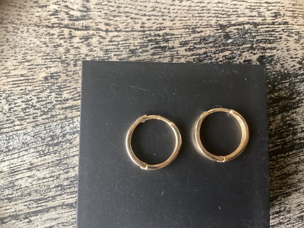 Gouden oorbellen 14 karaat, Ophalen of Verzenden, Zo goed als nieuw, Knopjes of Stekers, Goud
