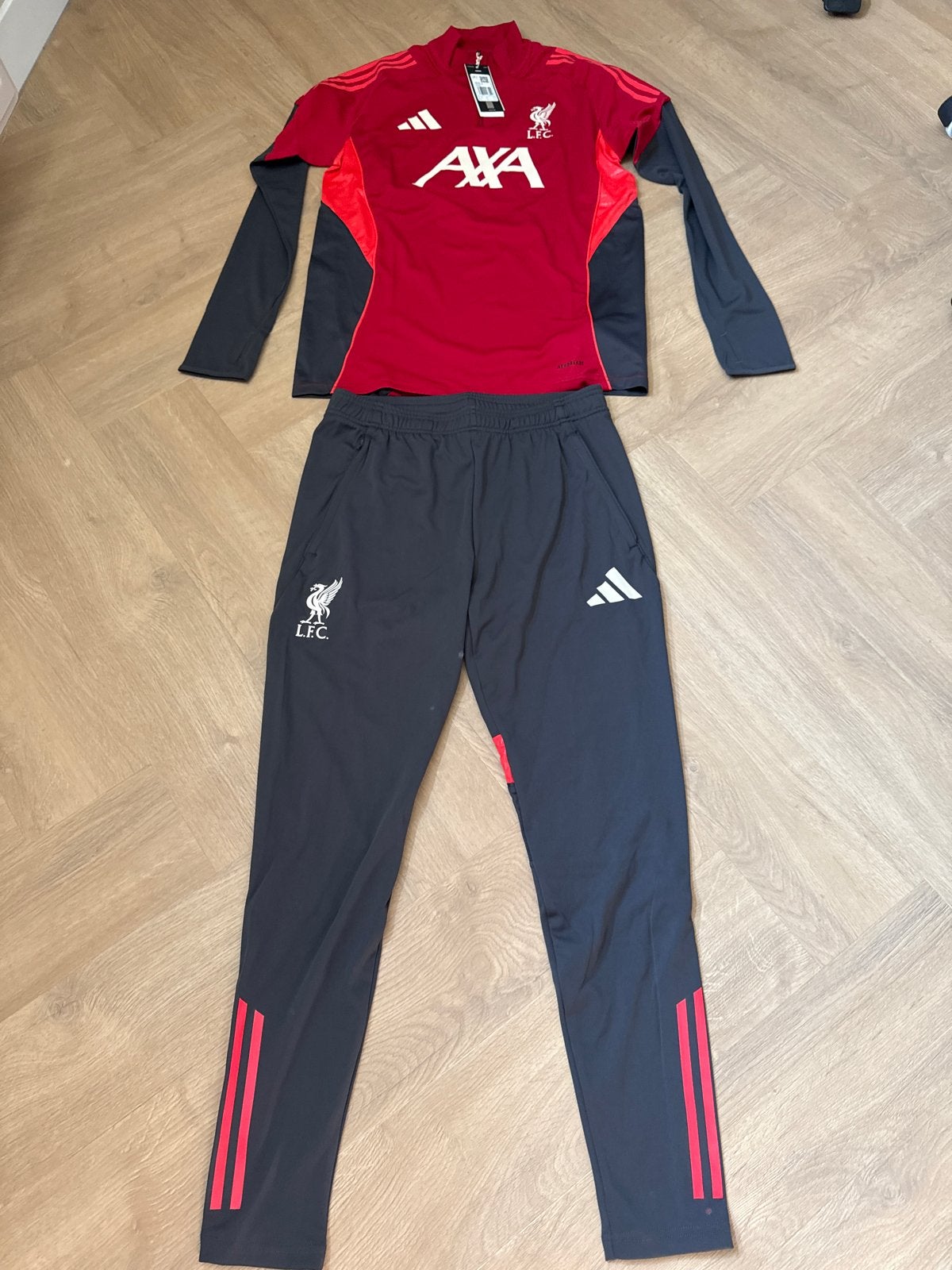 Nieuw Liverpool trainingspak - 100% origineel - Maat M, Maat M, Ophalen of Verzenden, Nieuw, Trainingspak