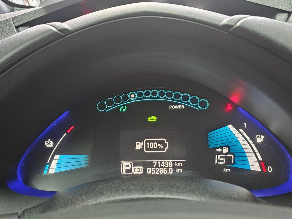 Nissan LEAF Tekna 30 kWh Bose BJ.2017 / Navi / 360 Camera /, Auto's, Gebruikt, Zwart, 1445 kg, Wit