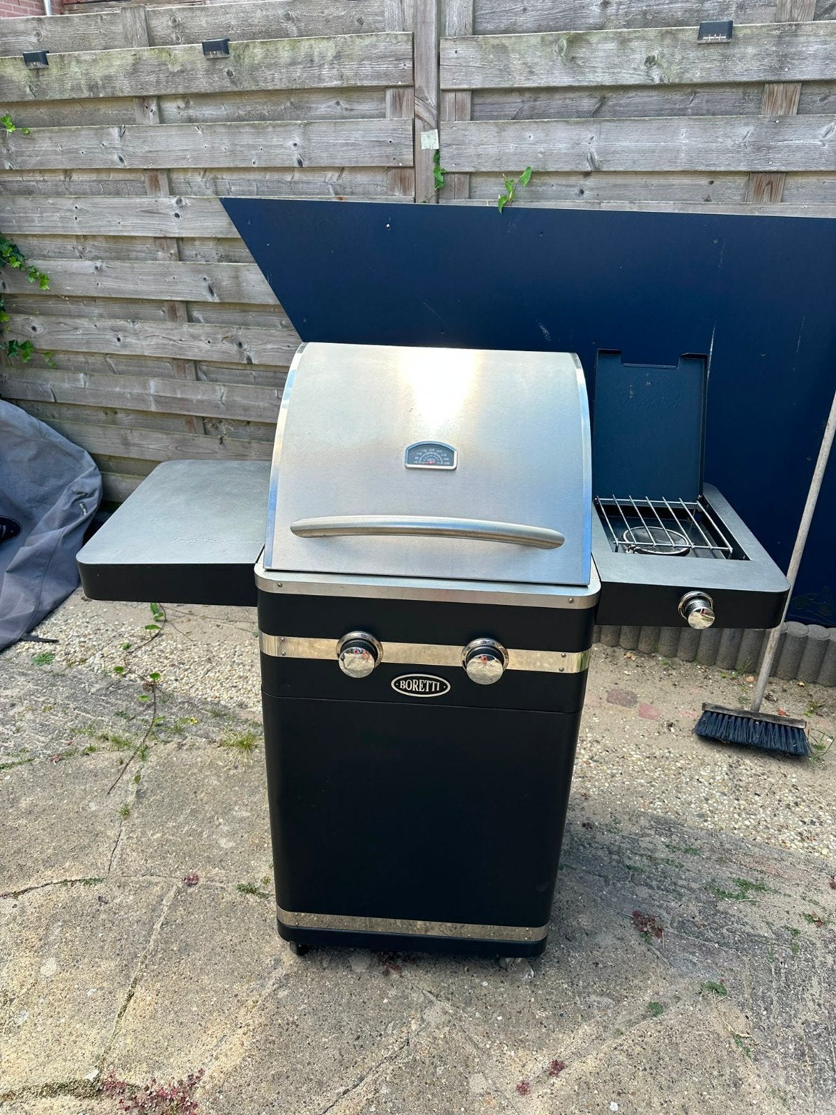 Boretti gasbarbecue met hoes, Ophalen, Gebruikt, Boretti