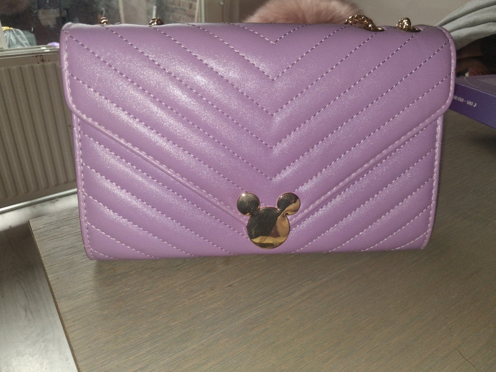 Nike sneakers maat 37 en paarse tas met Mickey detail, Kleding | Dames, Overige kleuren, Nike, Ophalen of Verzenden, Sneakers of Gympen
