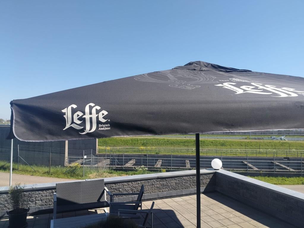 Horeca parasol Leffe 4x4, Ophalen, Verstelbaar, Zo goed als nieuw, Meer dan 4 meter
