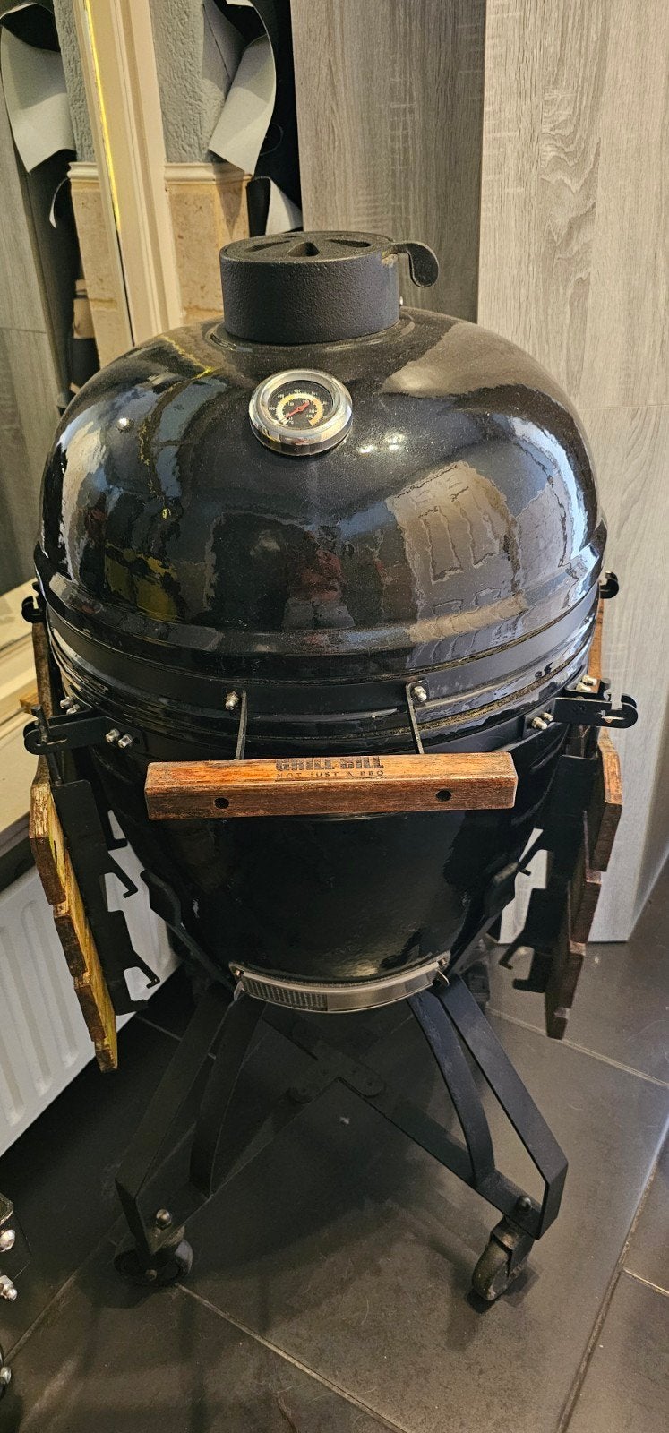 large kamado in keurige staat, Ophalen