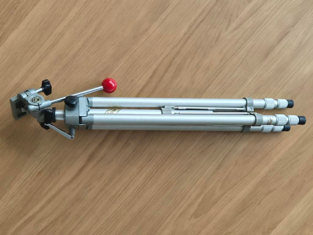 Slik SV-76 Statief - Compact en Stevig, Ophalen, Gebruikt, Driepoot, Minder dan 150 cm