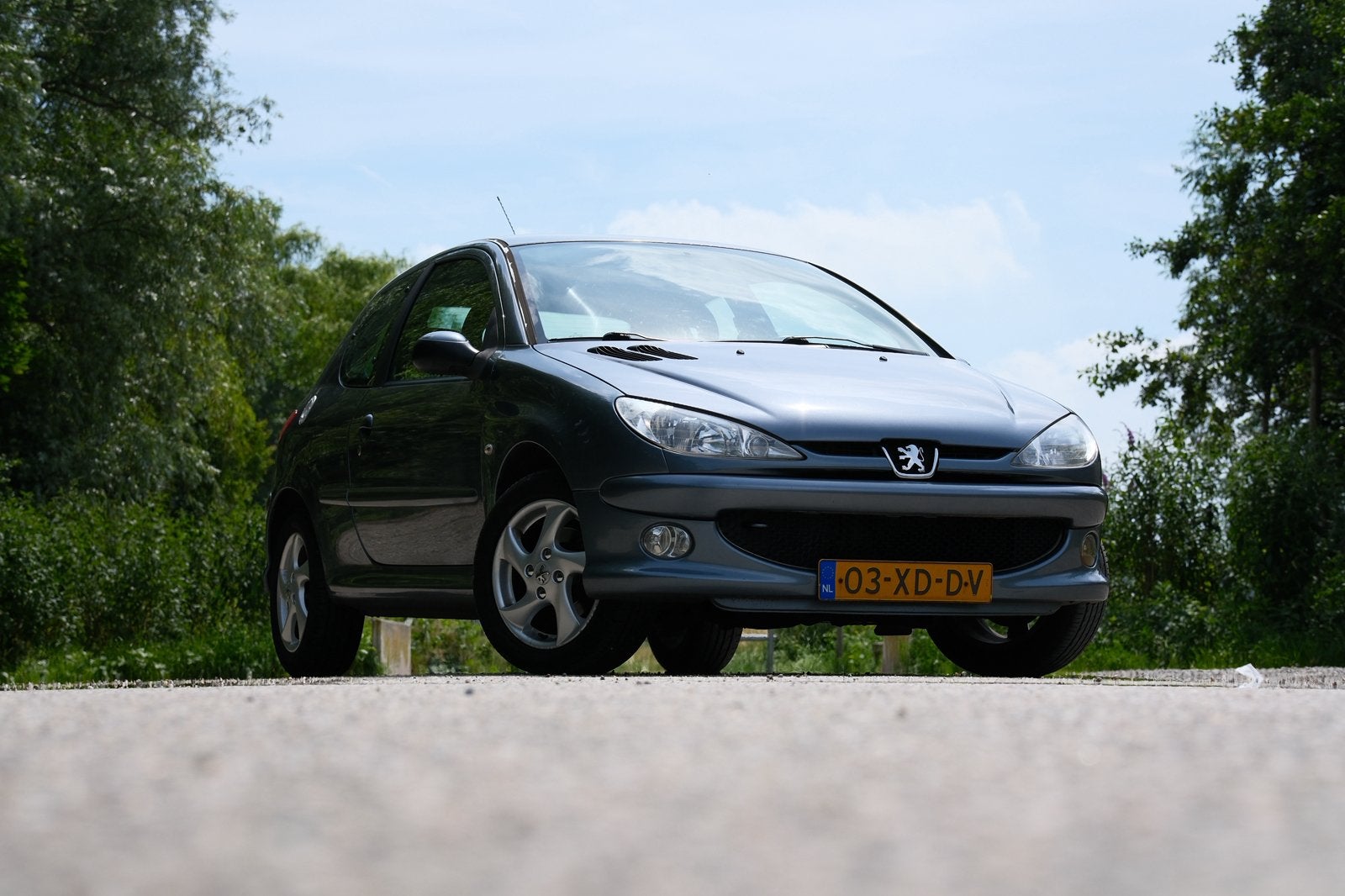 Peugeot 206 1.6 16V 3D AUT 2007 Grijs, Auto's, Stof, 40 €/maand, Zwart, 4 cilinders