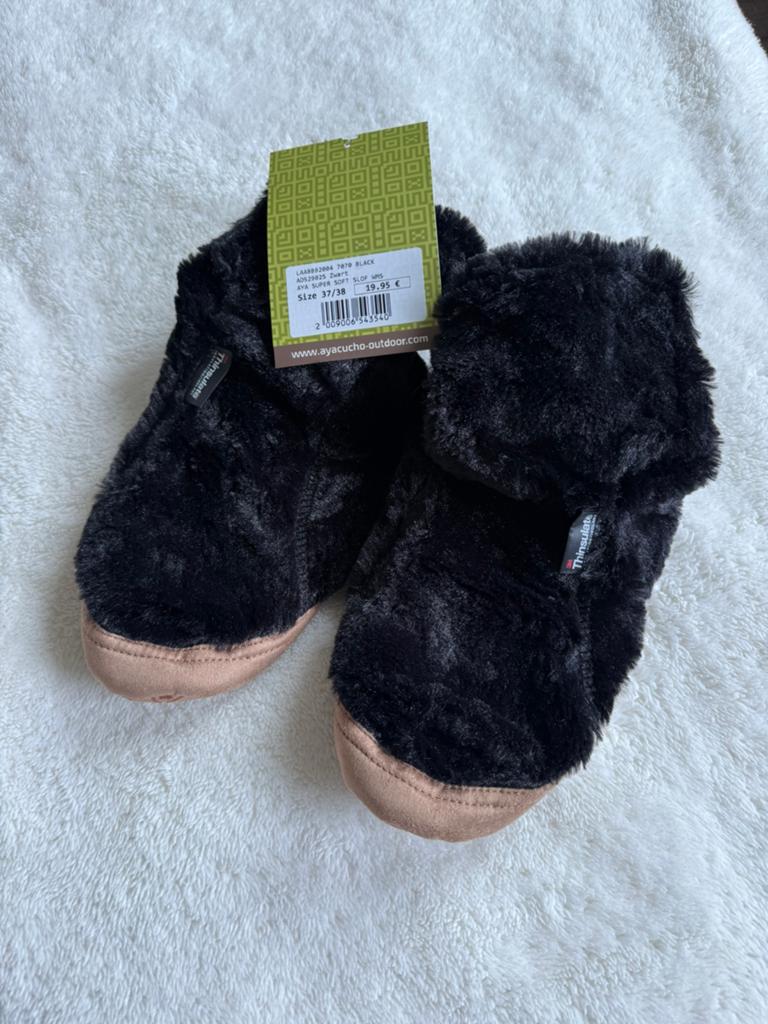 Sloffen merk ayacucho maat 37/38 kleur zwart nieuw, Kleding | Dames, Zwart, Nieuw, Ophalen of Verzenden, Pantoffels of Sloffen