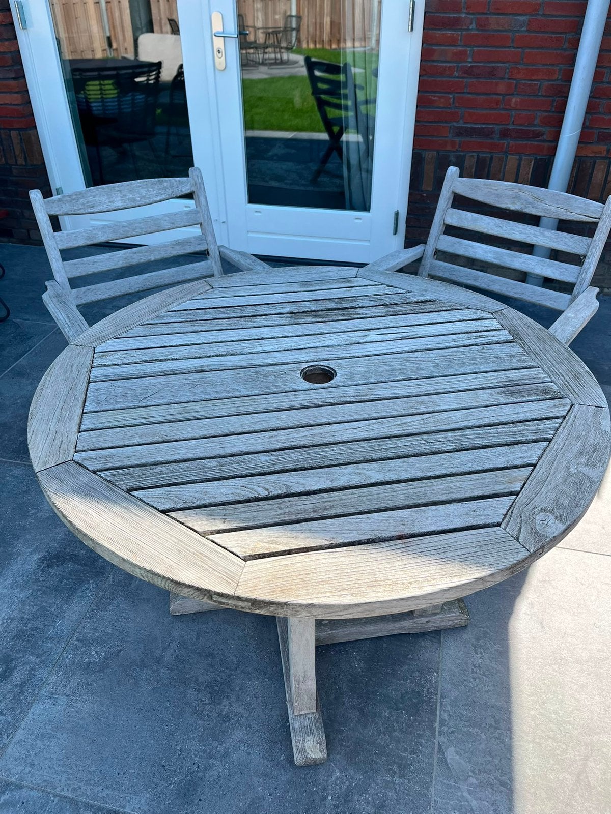 Houten ronde tuintafel 2  stoelen – Teak & Garden Warwick, Ophalen, 4 zitplaatsen, Gebruikt, Teakhout
