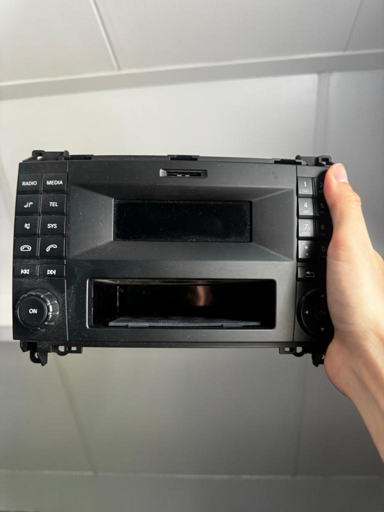 Mercedes-Benz Audio 20 Radio/CD-speler, Auto diversen, Autoradio's, Gebruikt, Ophalen of Verzenden