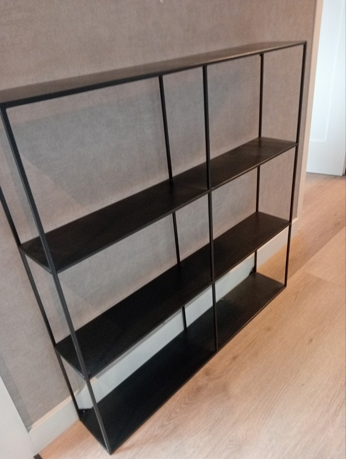 Strak zwart metalen rek met 4 planken, ca. 1x1 meter, Ophalen, Met plank(en), 100 tot 150 cm, Modern, Industrieel, Minimalistisch