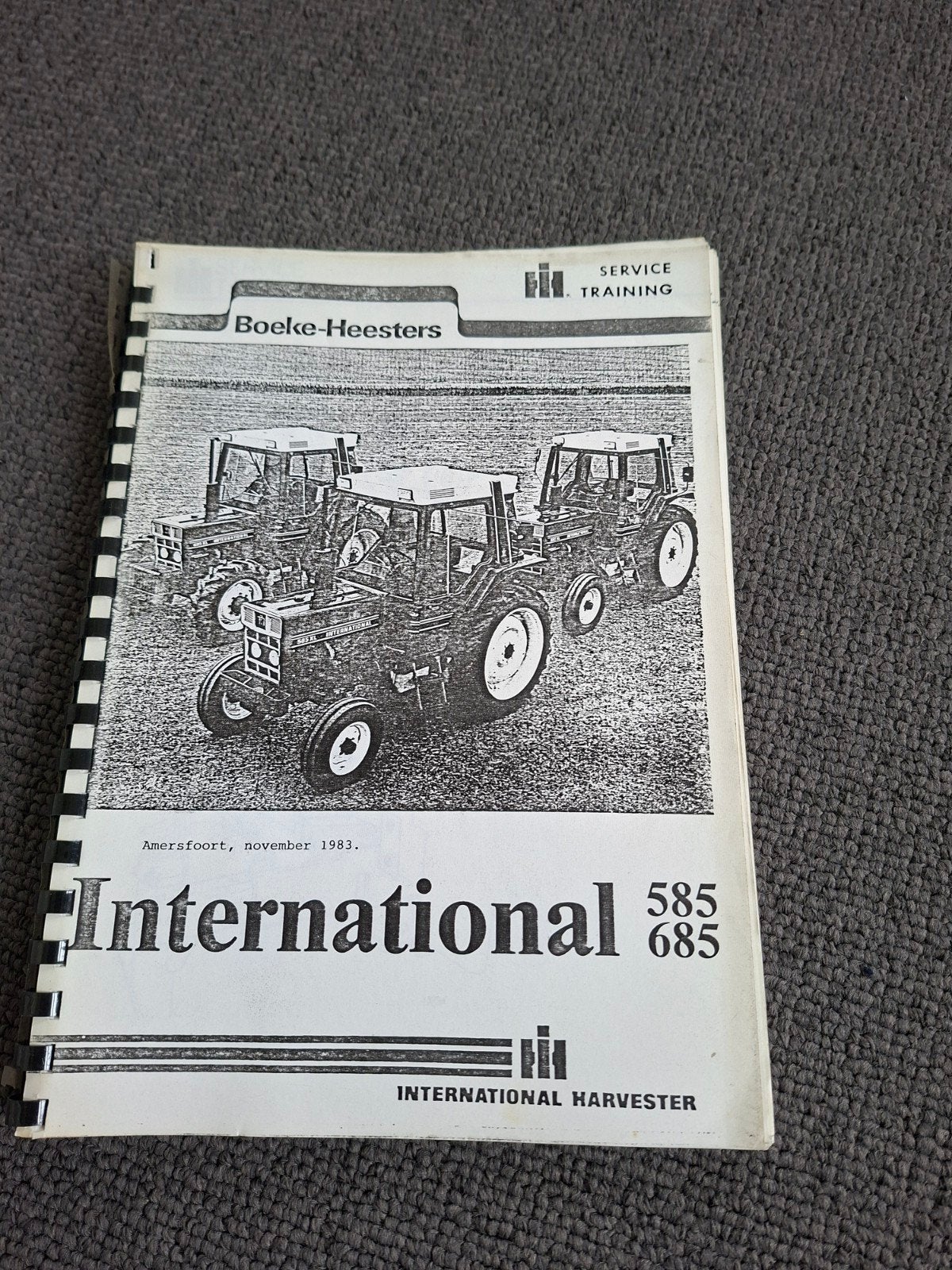 International Harvester Service Training Boeke-Heesters, Ophalen of Verzenden, Gelezen, Overige merken, Boeke-Heesters / International Harvester