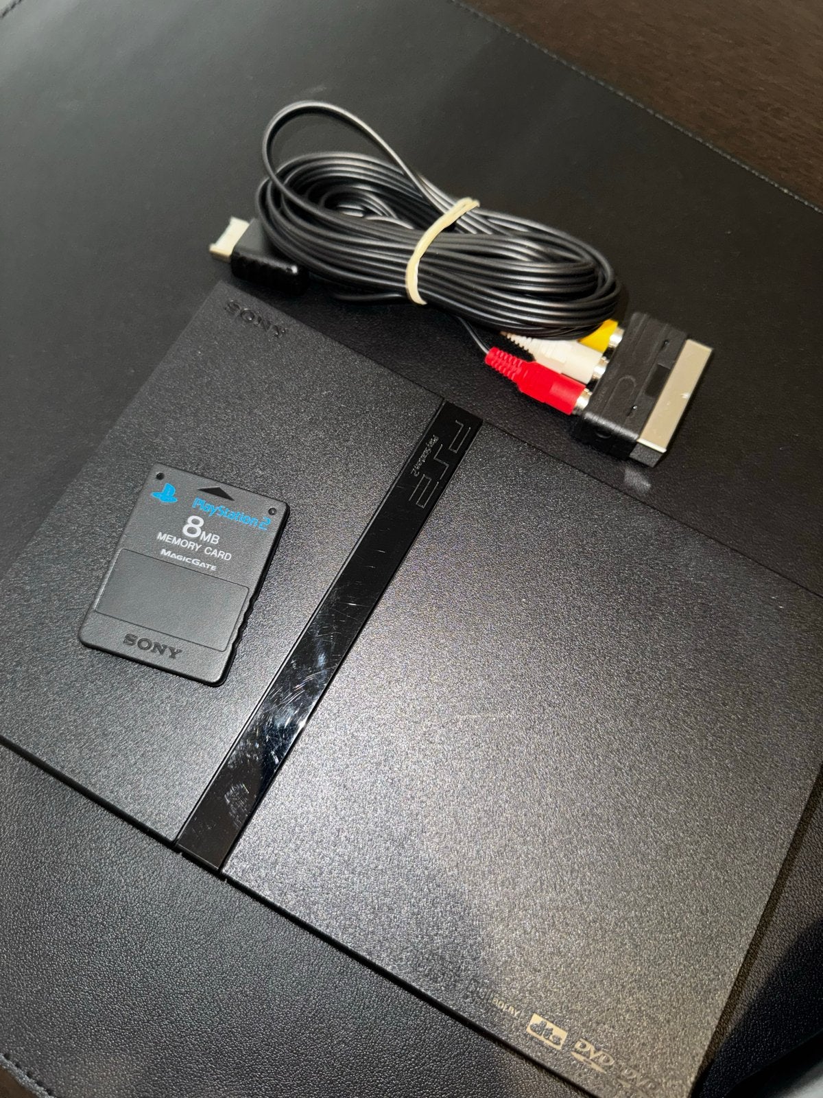PlayStation 2 Slim met controller, geheugenkaart en kabels, Spelcomputers en Games, Spelcomputers | Sony PlayStation 2, Gebruikt