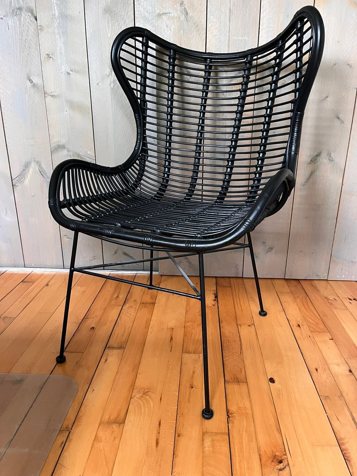 Moderne rieten stoel MOET WEG!, Huis en Inrichting, Stoelen, Ophalen, Zo goed als nieuw, Bruin, Eén