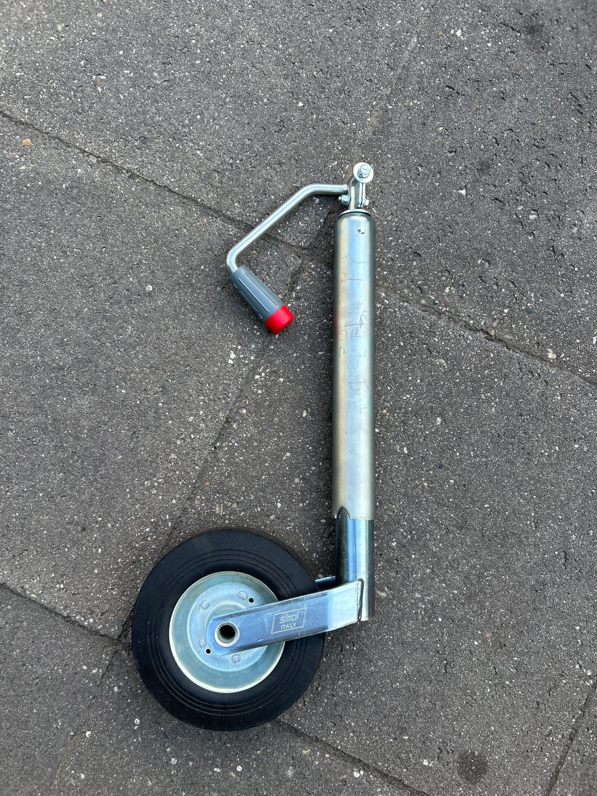 Nieuwe Simol neuswiel met wegklapbare slinger; 48 mm ., Caravans en Kamperen, Ophalen of Verzenden, Nieuw