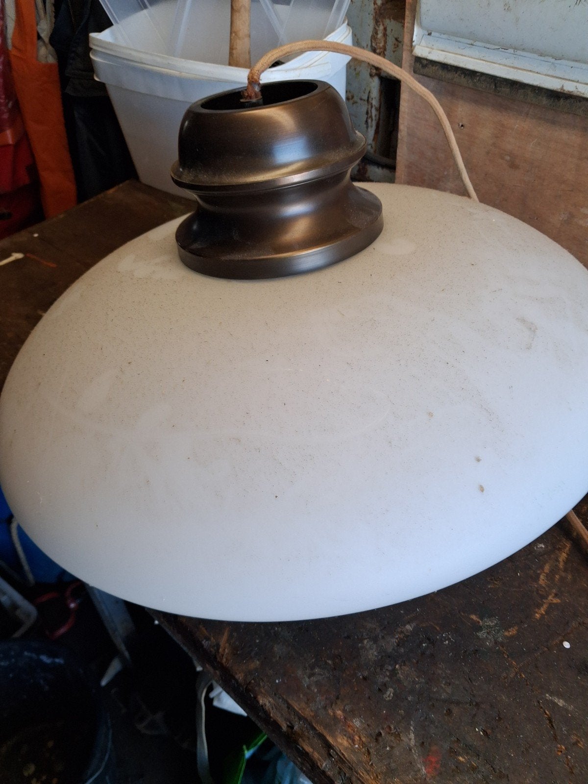 Messing hanglamp met melkglazen kap en katrol, Ophalen, Gebruikt, E27 (groot), Klassiek, Vintage