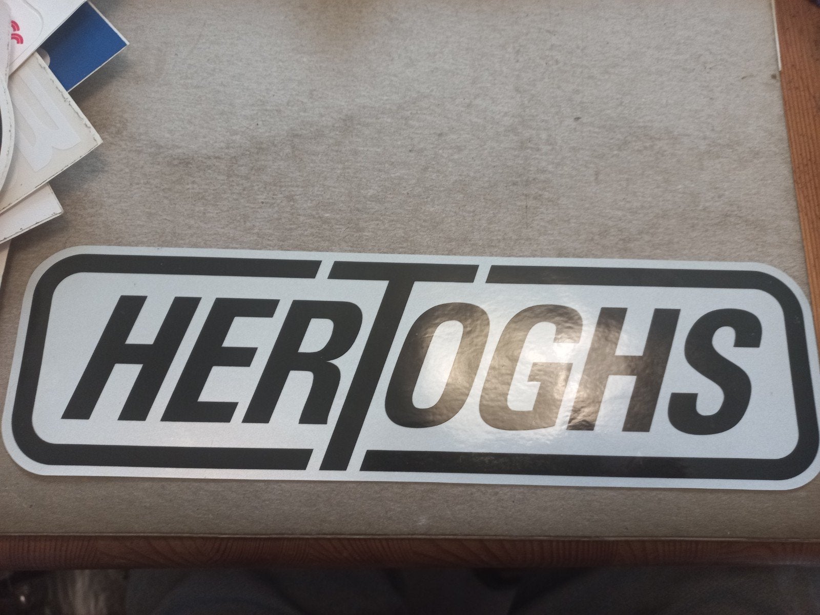Hertoghs sticker - Zwart/Wit, Ophalen of Verzenden