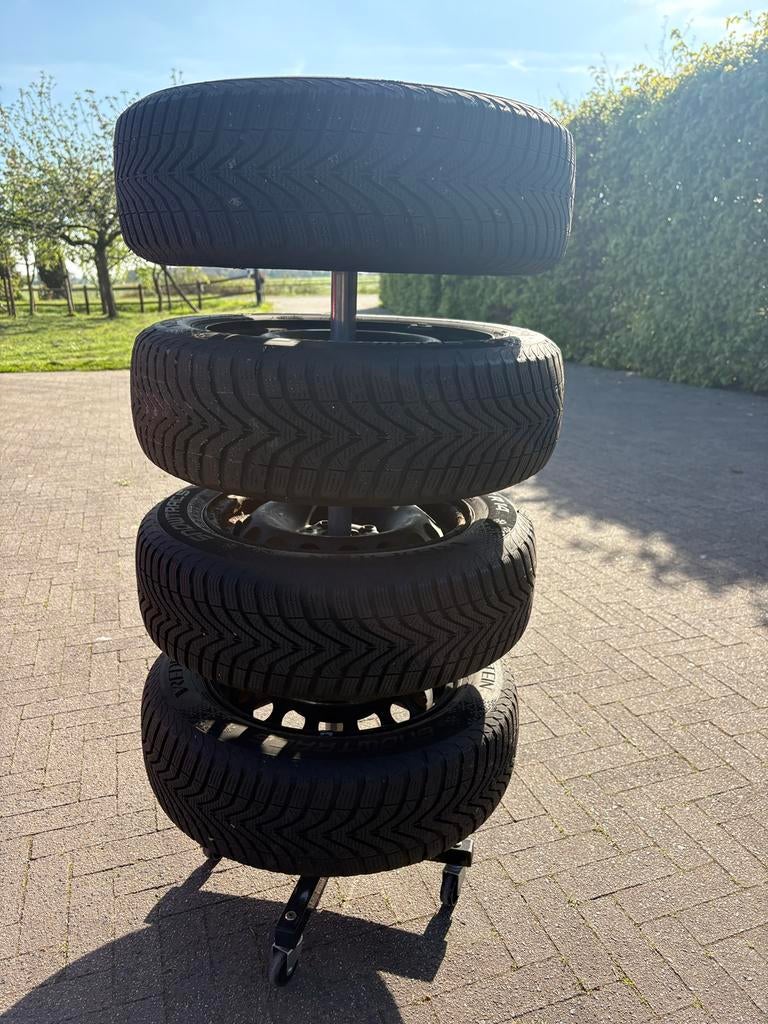 Winterbanden op velg maat 175/65 R, Ophalen, Gebruikt