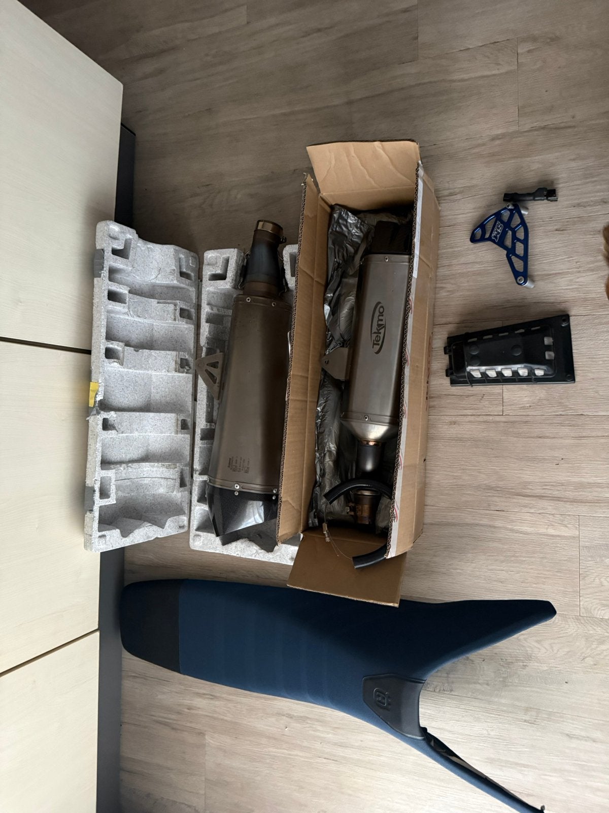Husqvarna 701 supermoto diverse onderdelen, Particulier, SuperMoto