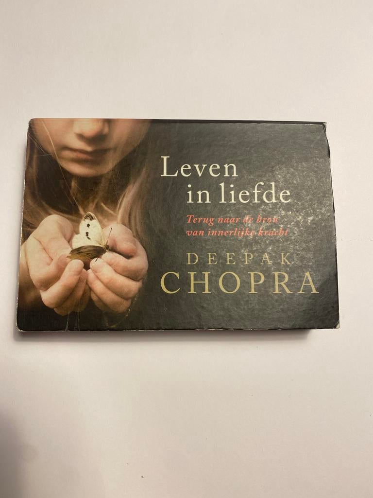 Leven in Liefde - Deepak Chopra (Dwarsligger), Boeken, Ophalen of Verzenden, Gelezen, Spiritualiteit algemeen, Achtergrond en Informatie