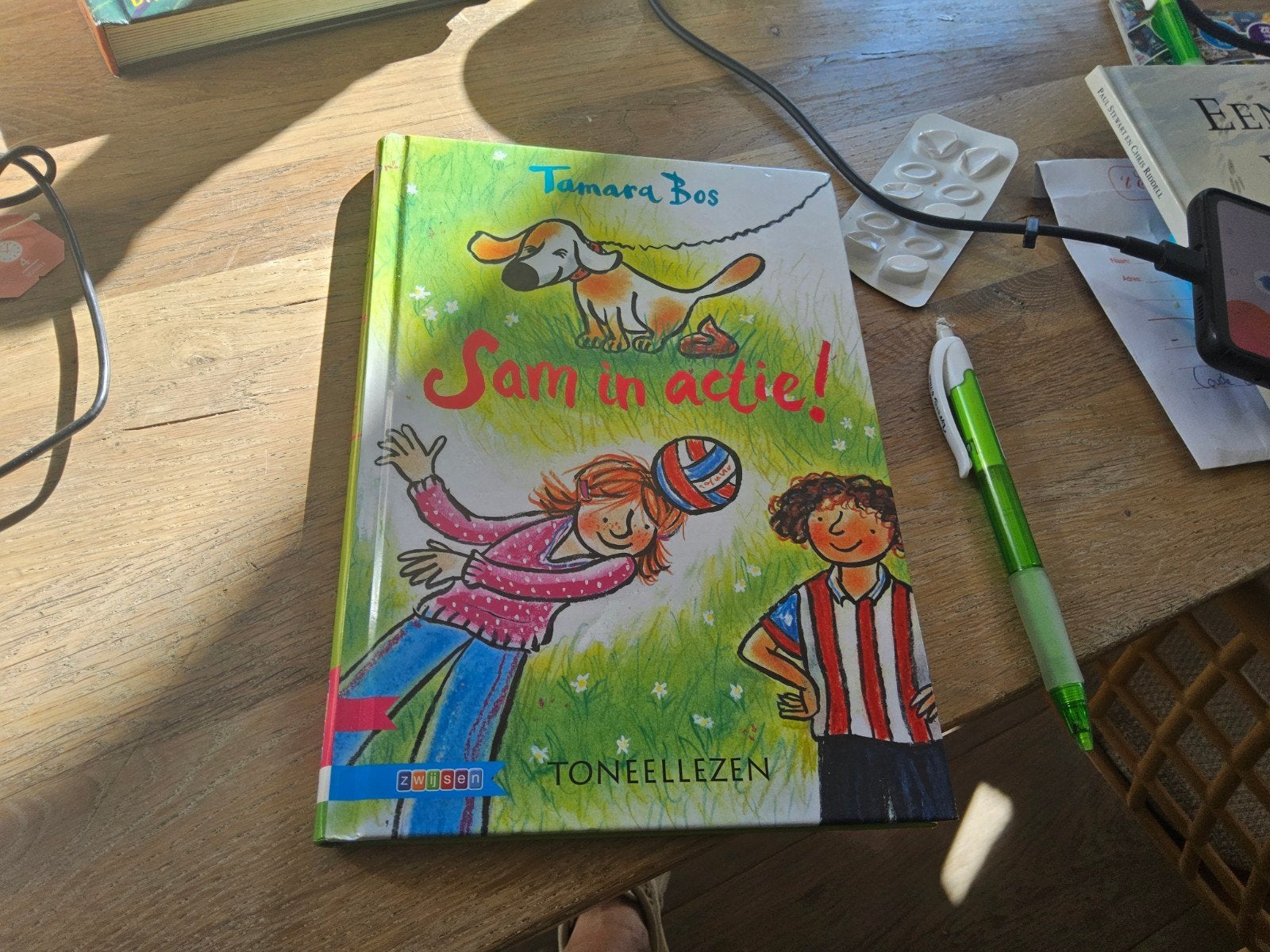 Sam in actie! - Tamara Bos (Toneellezen 8+!) Zwijsen, Boeken, Ophalen of Verzenden, Zo goed als nieuw, Tamara Bos, Fictie algemeen