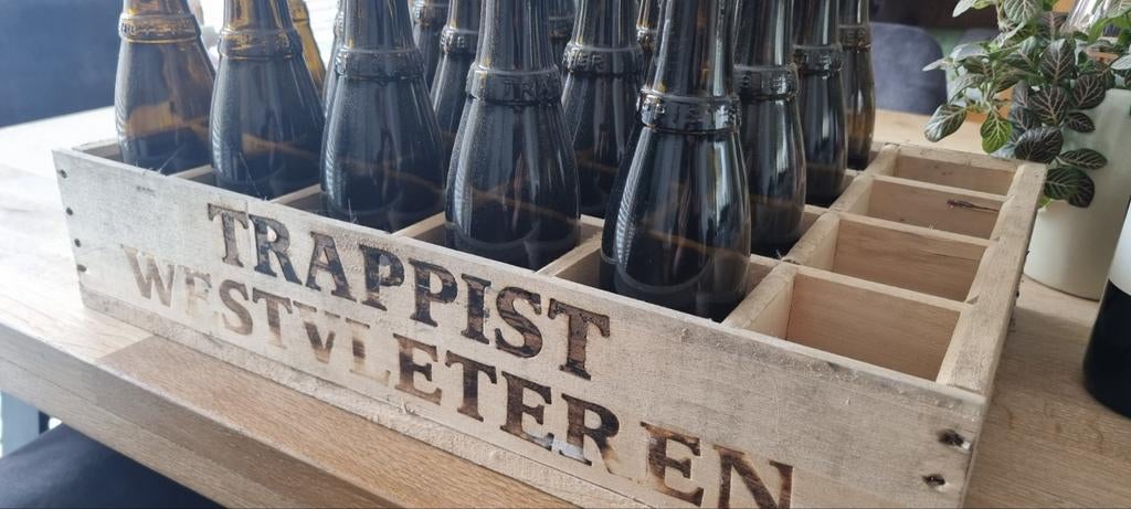 Leeg Westvleteren krat met flessen, Verzamelen, Ophalen, Gebruikt, Frankrijk, Overige typen