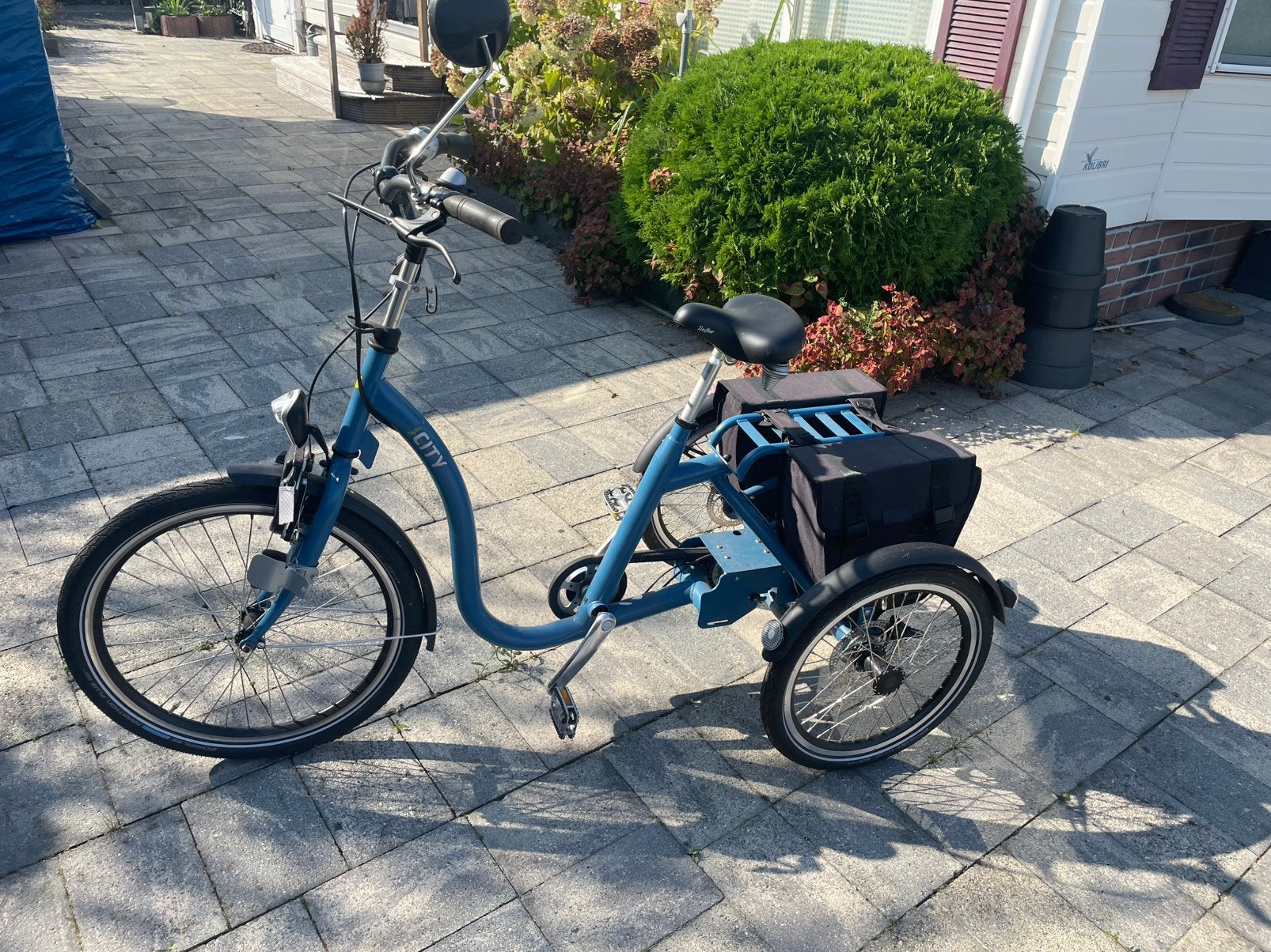 Driewieler Huka City Blauw uit 2024, Ophalen, Zo goed als nieuw