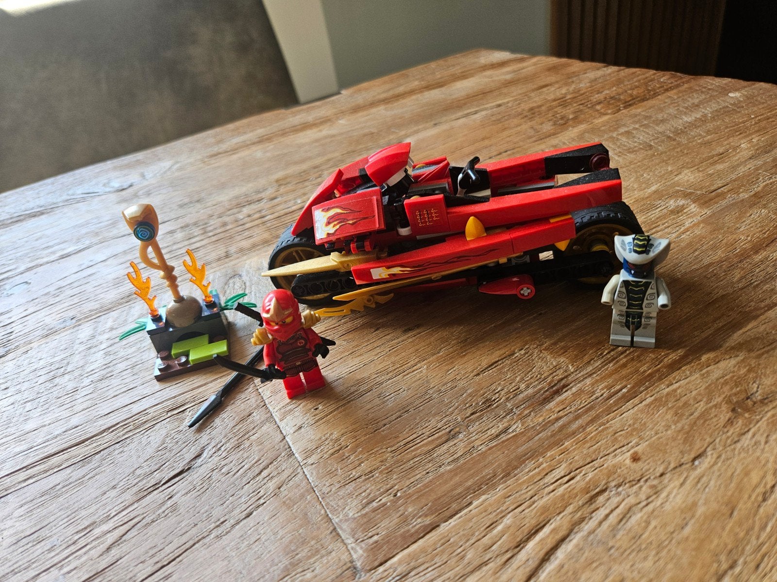 Lego Ninjago 9441 Kai's Blade Cycle met minifiguren, Lego, Ophalen of Verzenden, Zo goed als nieuw, Ninjago