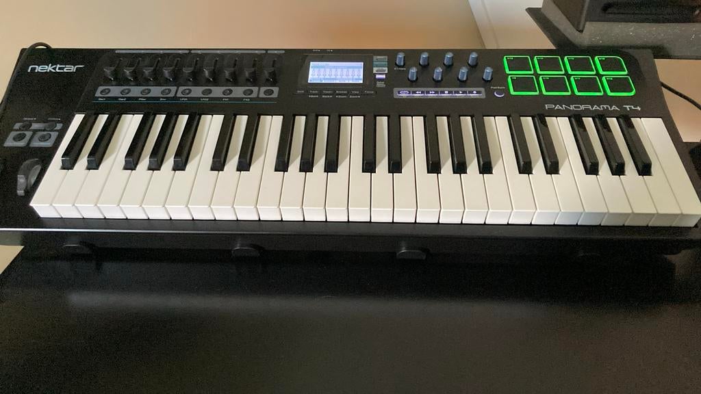 Nektar Panorama T4 MIDI Keyboard Controller, Ophalen of Verzenden, Zo goed als nieuw