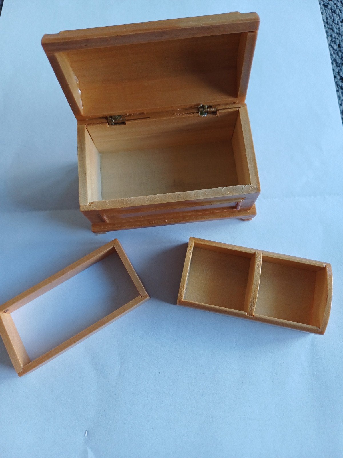 poppenhuis houten kist met uitneembare vakken en scharnieren, Verzamelen, Ophalen of Verzenden, Zo goed als nieuw, Decoratie