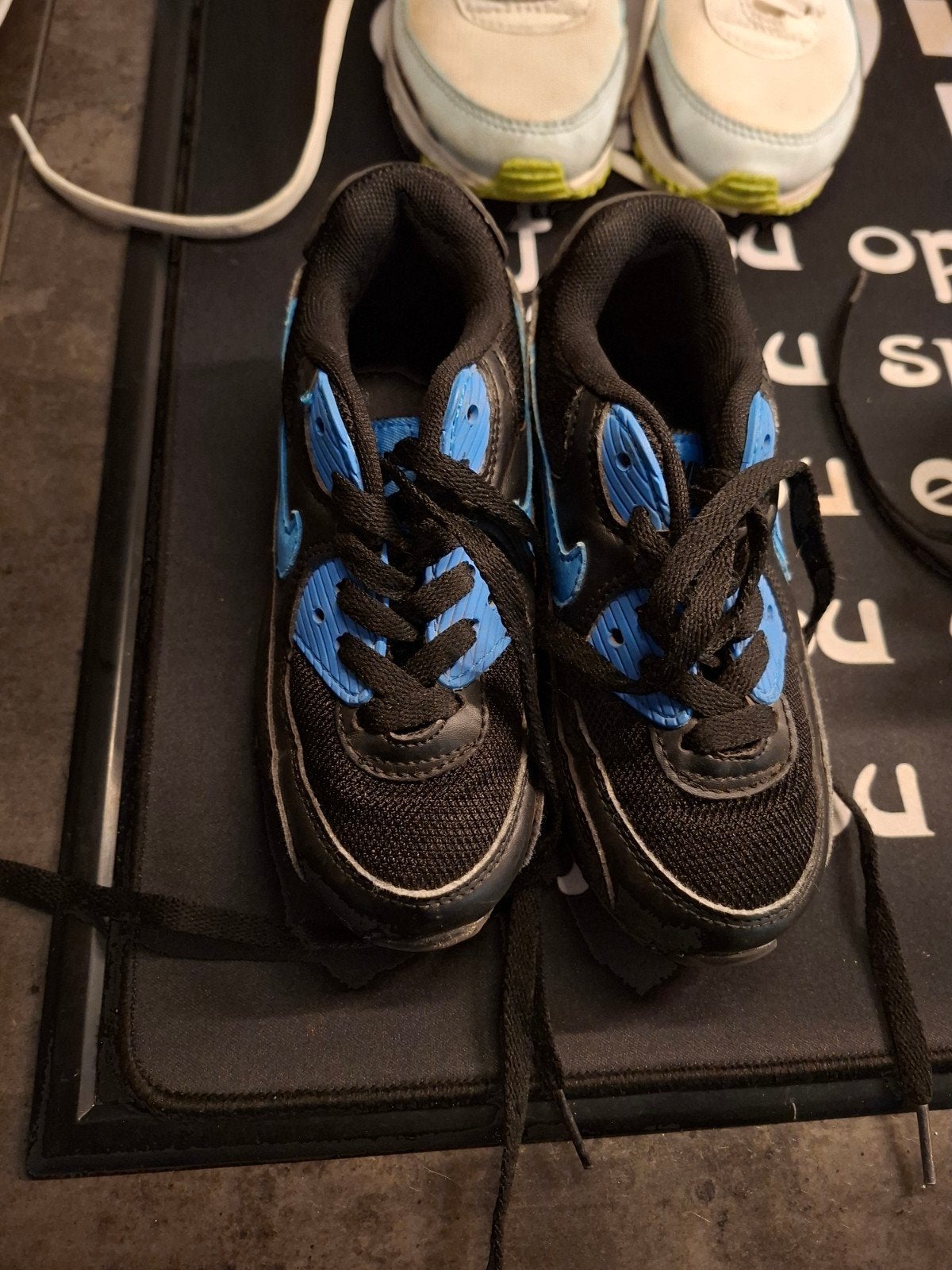 Nike schoenen, Ophalen of Verzenden, Zo goed als nieuw, Jongen of Meisje, Schoenen
