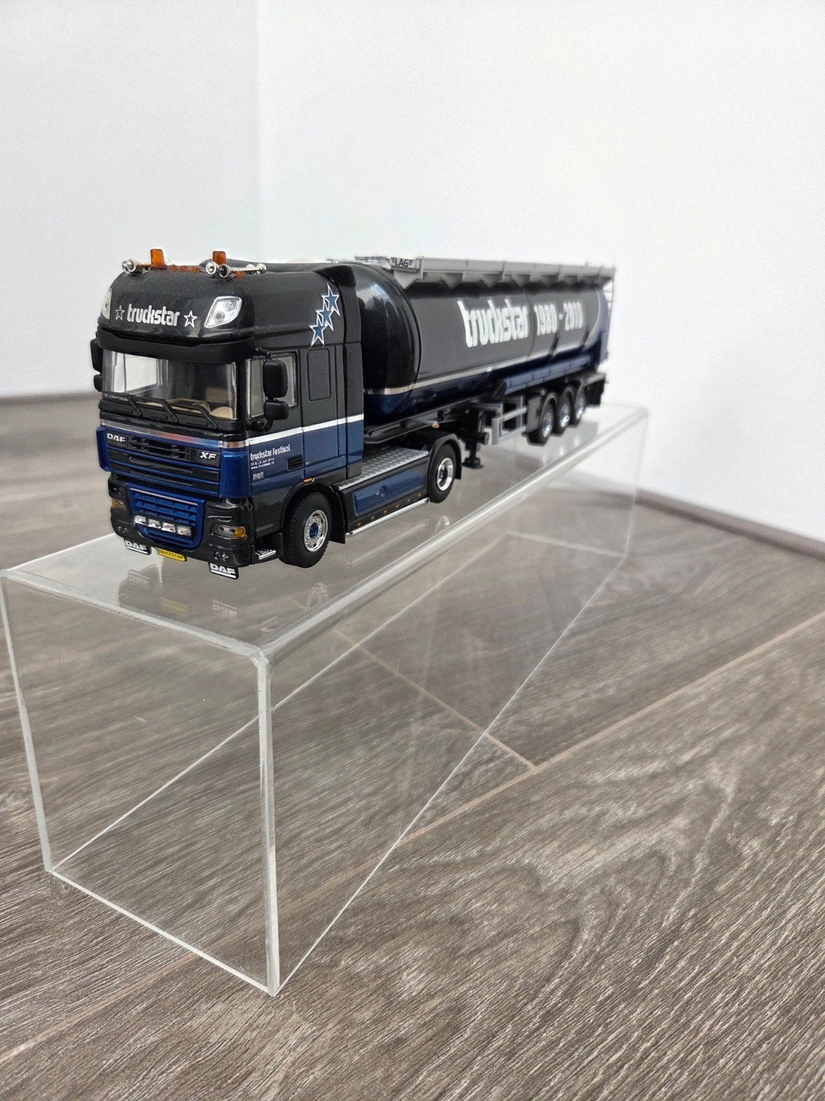 WSI Daf Truckstar Festival 2010, Hobby en Vrije tijd, Modelauto's | 1:50, Ophalen, Zo goed als nieuw, Bus of Vrachtwagen, Wsi