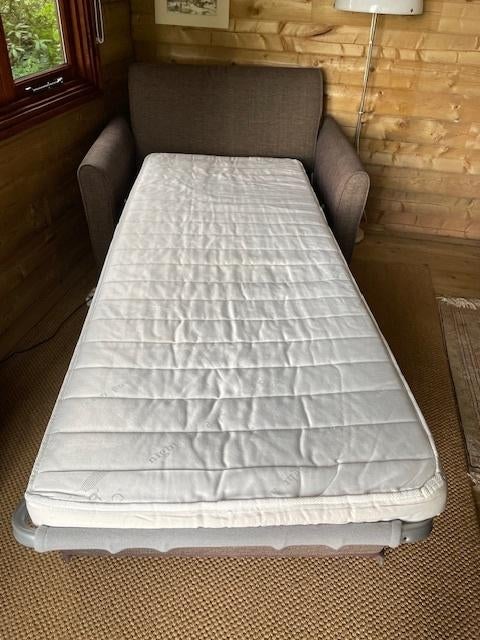 bedbank, Ophalen, Eenpersoons, Zo goed als nieuw, 120 cm