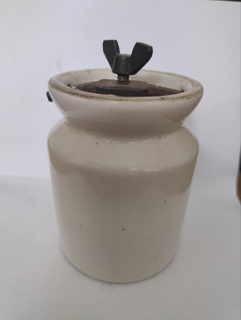 🔴 Antieke Coors USA stoneware afsluitbaar boterpotje??, Ophalen of Verzenden